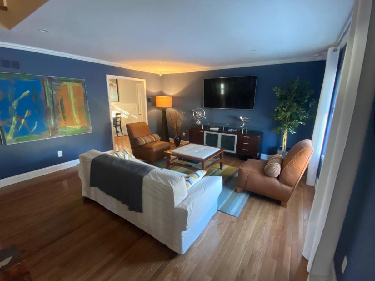 Here It Is! Cool Cape Cod-3 Br-2.5 Bath-12 Guests 올라쓰 외부 사진