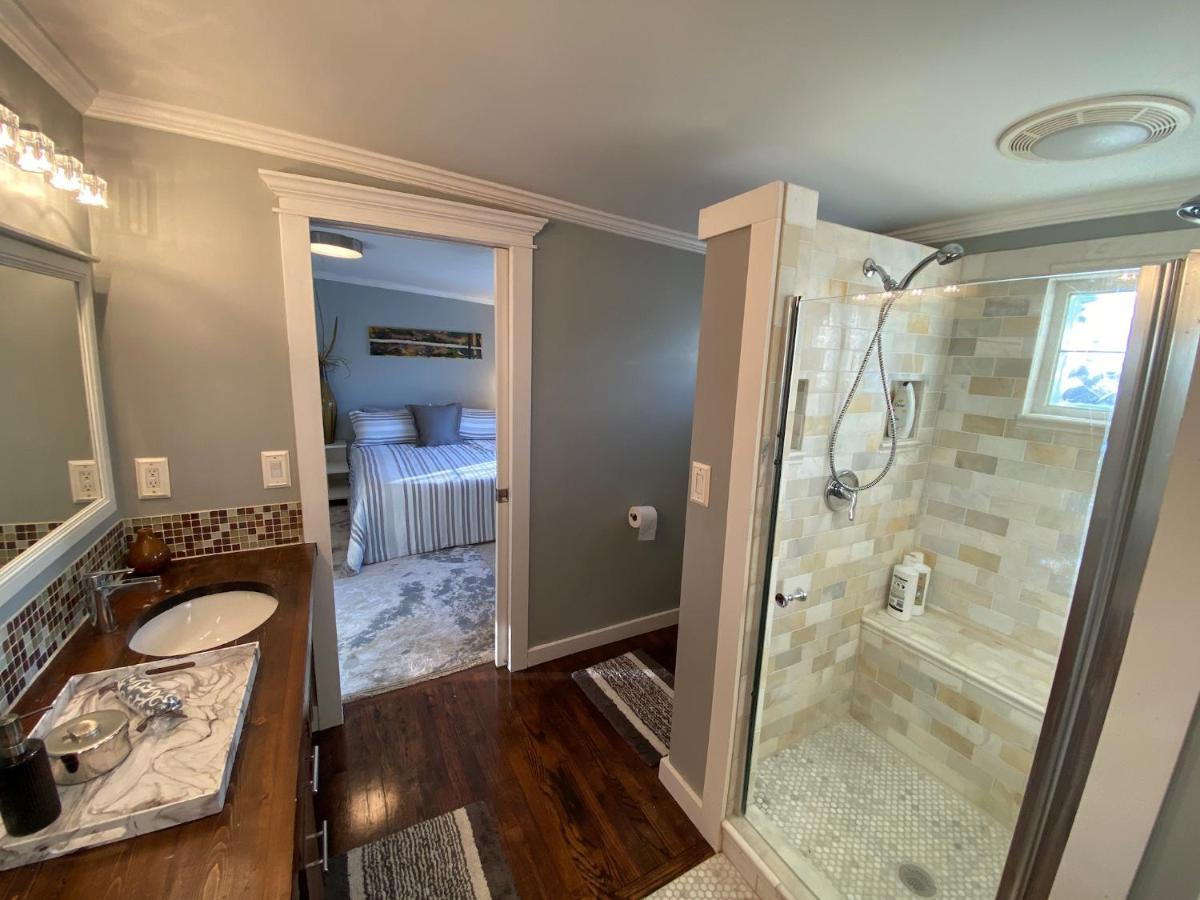 Here It Is! Cool Cape Cod-3 Br-2.5 Bath-12 Guests 올라쓰 외부 사진