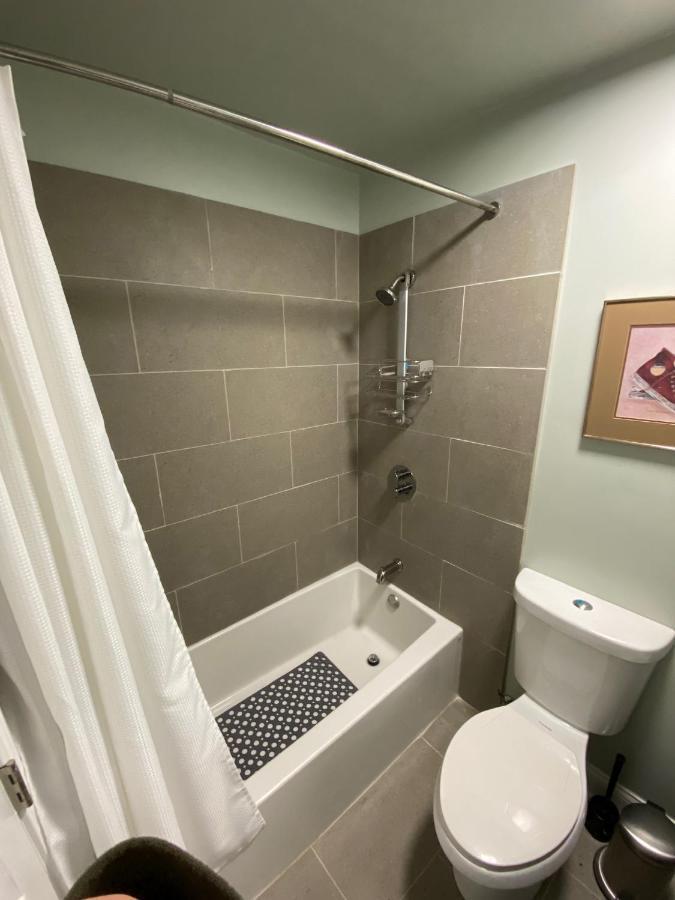 Here It Is! Cool Cape Cod-3 Br-2.5 Bath-12 Guests 올라쓰 외부 사진