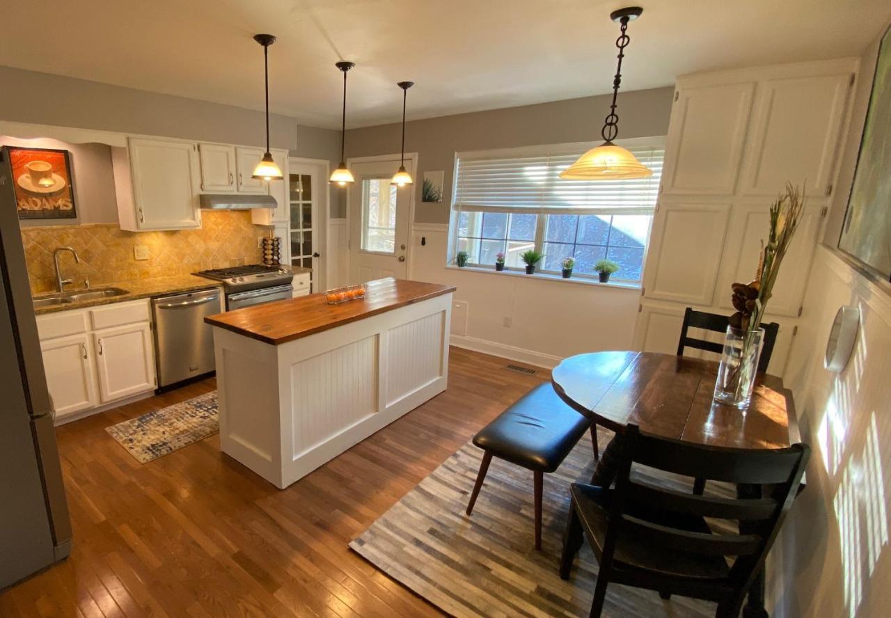 Here It Is! Cool Cape Cod-3 Br-2.5 Bath-12 Guests 올라쓰 외부 사진